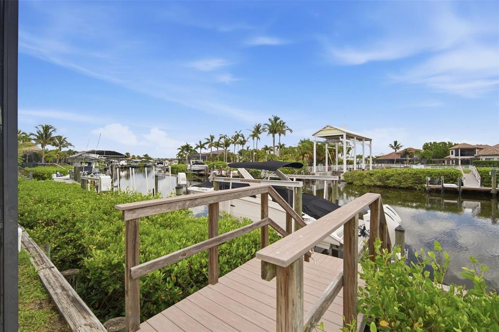 Image 54 of property listing at 621 REGATTA WAY, Bradenton, FL 34208