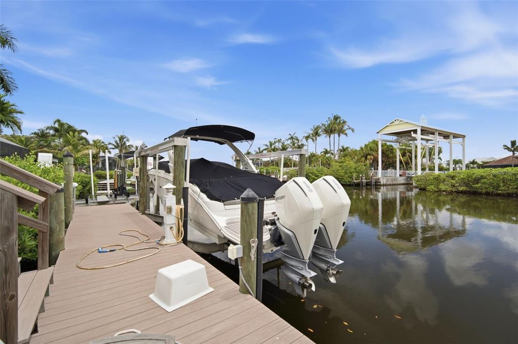 Image 56 of property listing at 621 REGATTA WAY, Bradenton, FL 34208