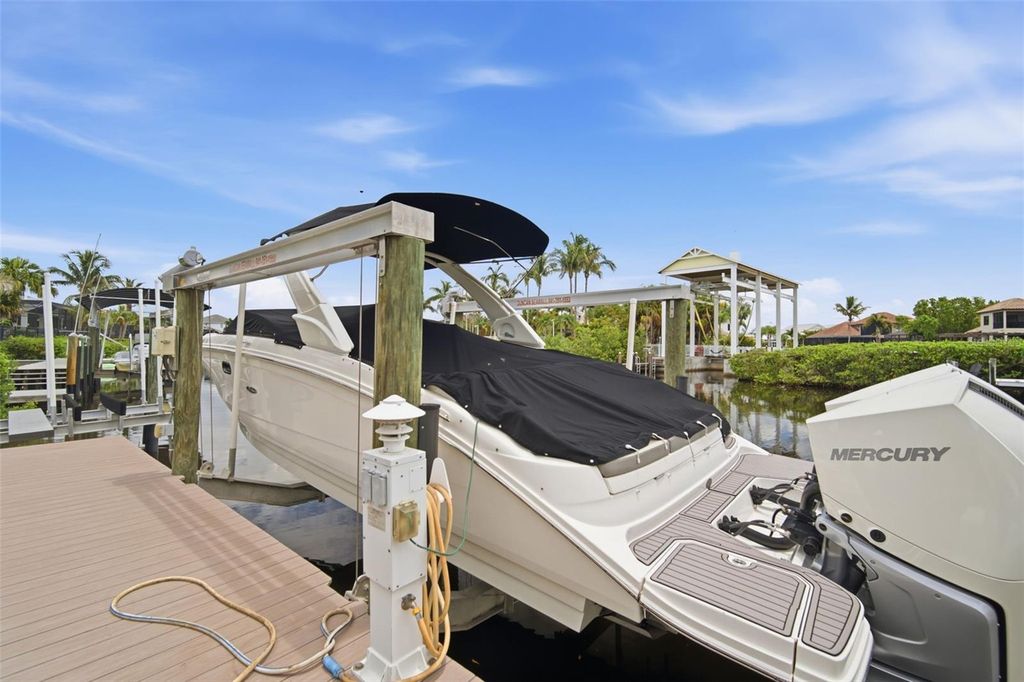 Image 57 of property listing at 621 REGATTA WAY, Bradenton, FL 34208