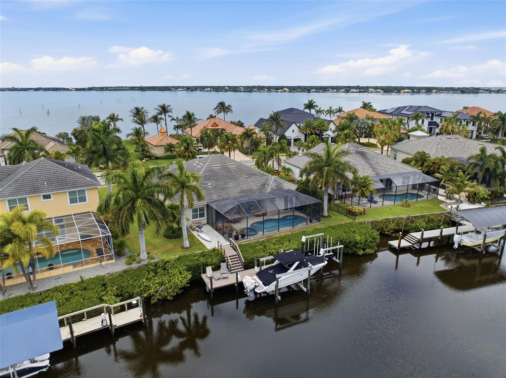 Image 62 of property listing at 621 REGATTA WAY, Bradenton, FL 34208