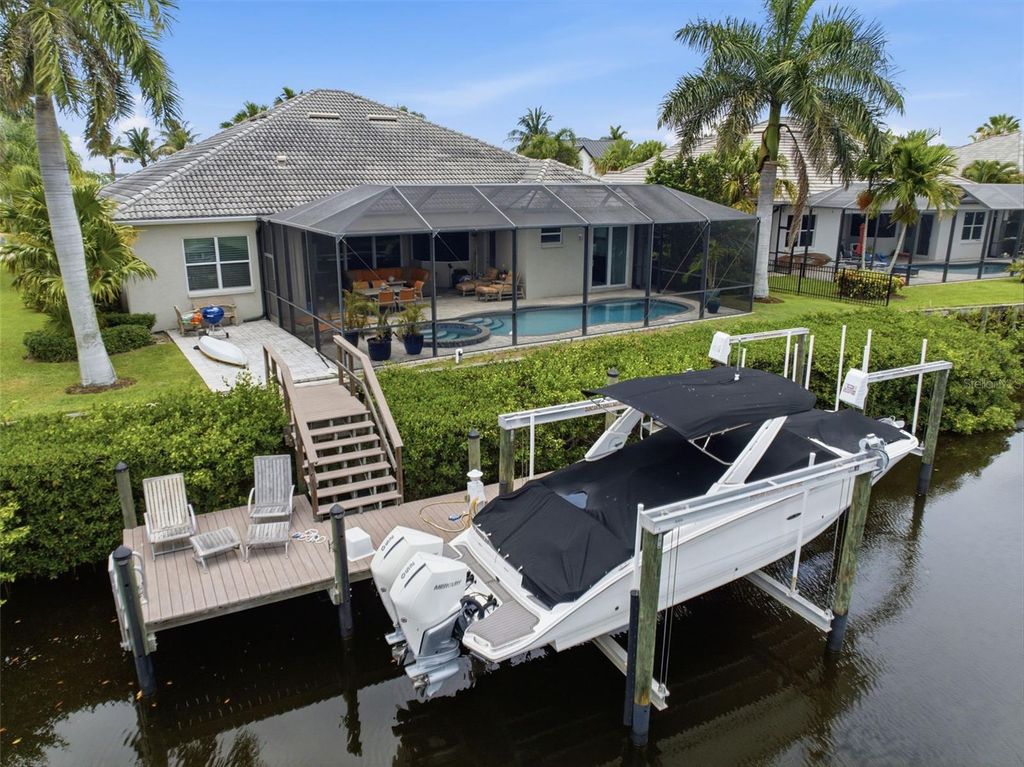 Image 63 of property listing at 621 REGATTA WAY, Bradenton, FL 34208