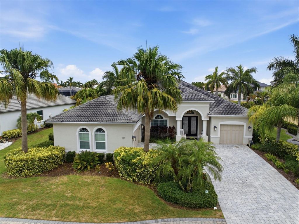 Image 70 of property listing at 621 REGATTA WAY, Bradenton, FL 34208