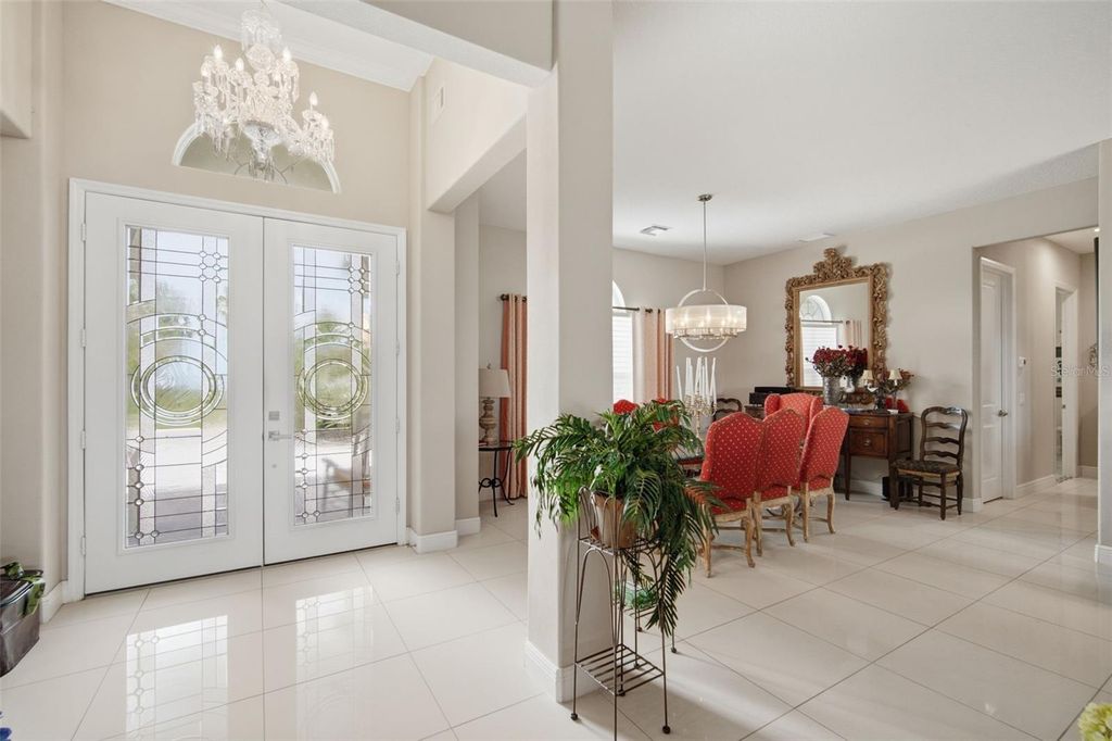Image 9 of property listing at 621 REGATTA WAY, Bradenton, FL 34208