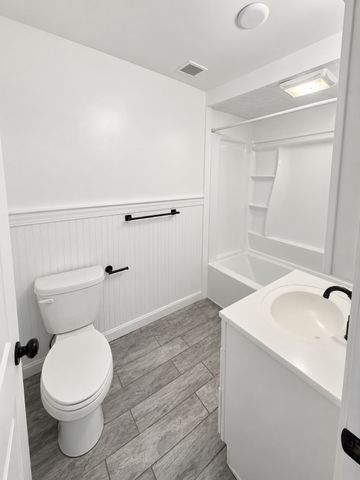 19 Main St B, Foxboro, MA 02035