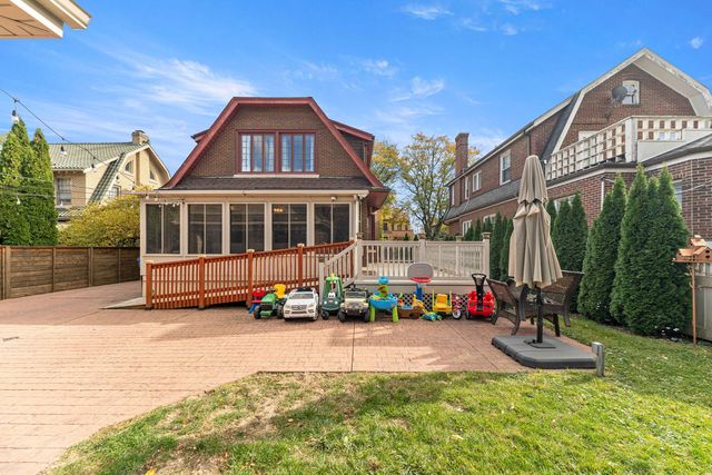 10022 S Seeley Avenue, Chicago, IL 60643