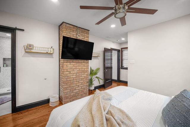 10022 S Seeley Avenue, Chicago, IL 60643