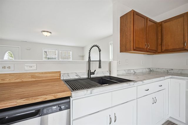 6495 Avalon Drive, Caledonia, MI 49316