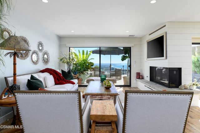 818 Caliente Lane, Ventura, CA 93001