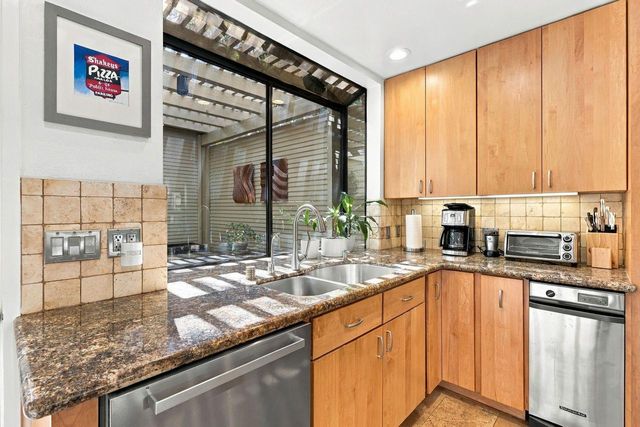 440 Wyndgate Rd, Sacramento, CA 95864