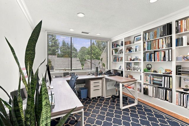 440 Wyndgate Rd, Sacramento, CA 95864