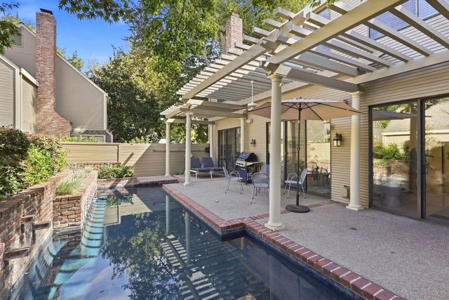 440 Wyndgate Rd, Sacramento, CA 95864