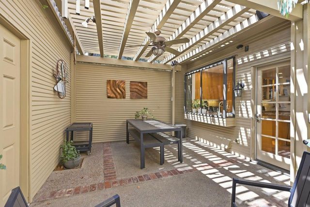 440 Wyndgate Rd, Sacramento, CA 95864