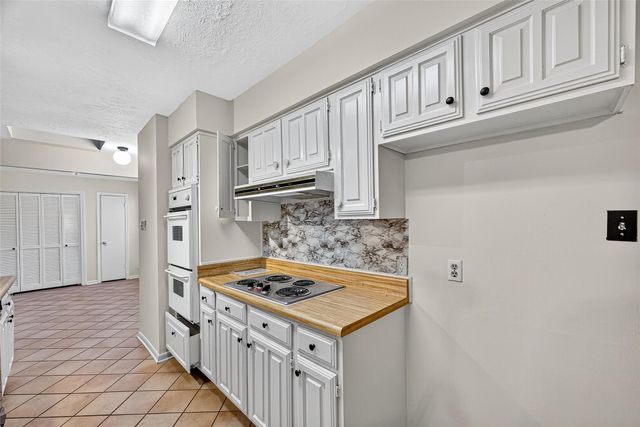 812 Fleetwood Place Drive, Houston, TX 77079