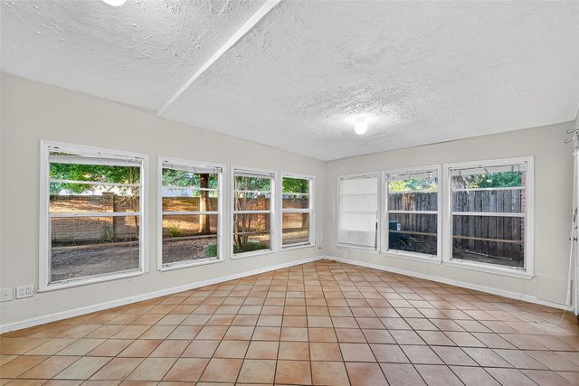 812 Fleetwood Place Drive, Houston, TX 77079