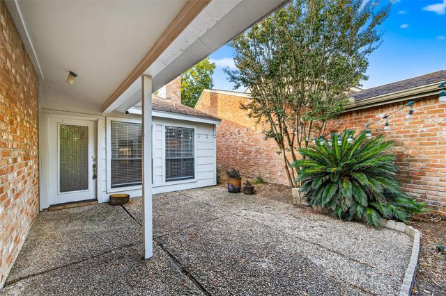 812 Fleetwood Place Drive, Houston, TX 77079