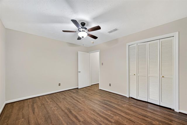 812 Fleetwood Place Drive, Houston, TX 77079