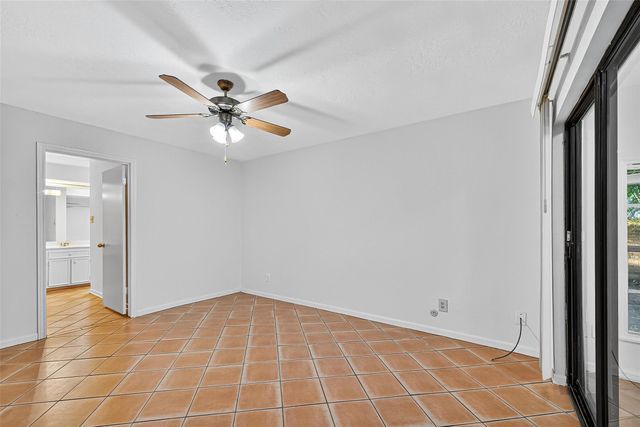 812 Fleetwood Place Drive, Houston, TX 77079