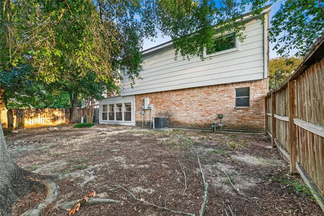 812 Fleetwood Place Drive, Houston, TX 77079