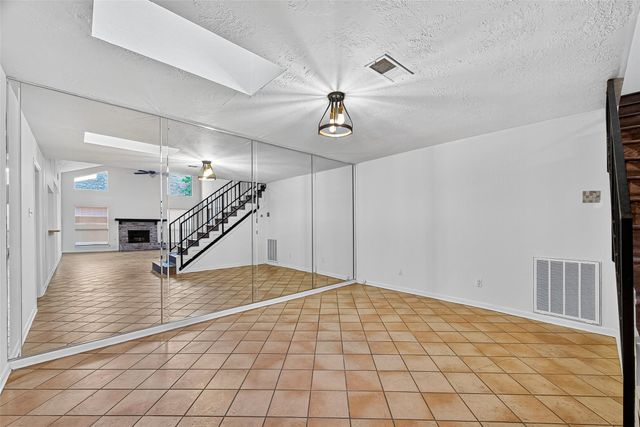 812 Fleetwood Place Drive, Houston, TX 77079