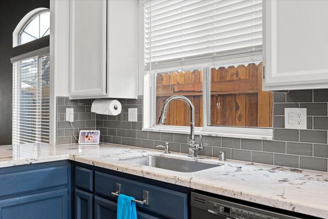 4142 Lake Placid Ct, Antelope, CA 95843