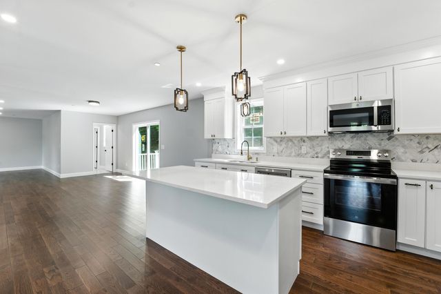 230 Aiden Circle, Belmont, NH 03220