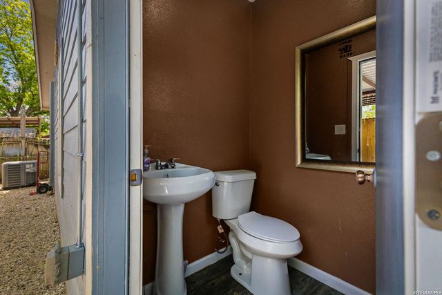 327 Ranmar, San Antonio, TX 78214