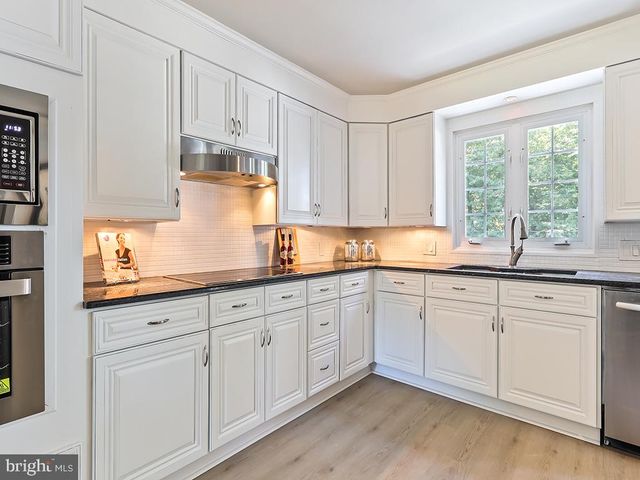 4400 YATES RD, Bensalem, PA 19020