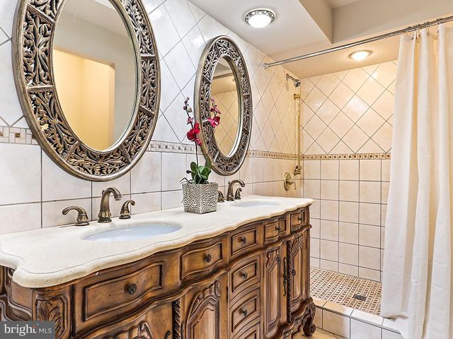 4400 YATES RD, Bensalem, PA 19020