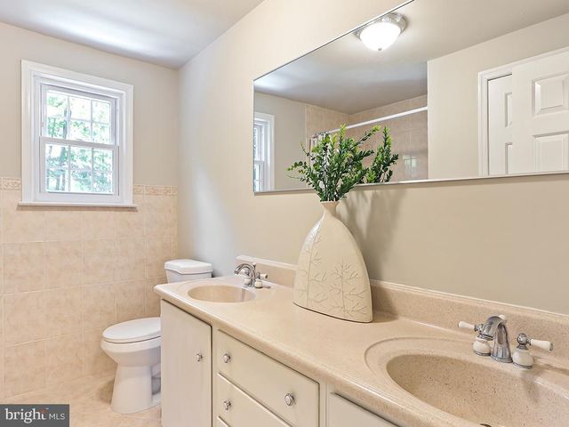 4400 YATES RD, Bensalem, PA 19020