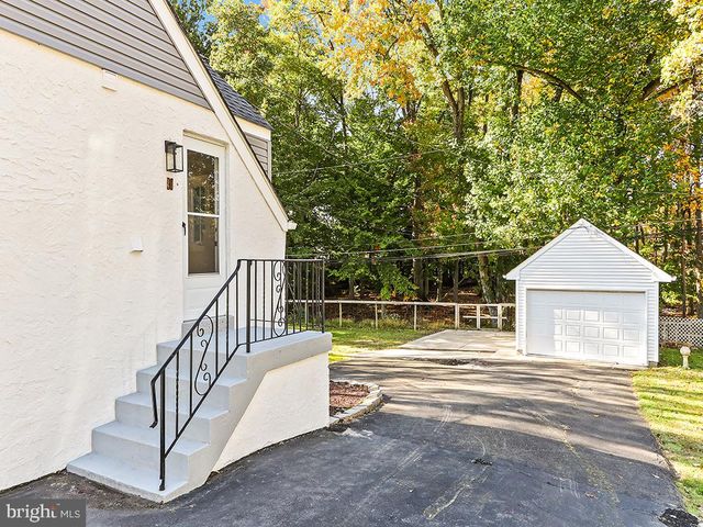 4400 YATES RD, Bensalem, PA 19020