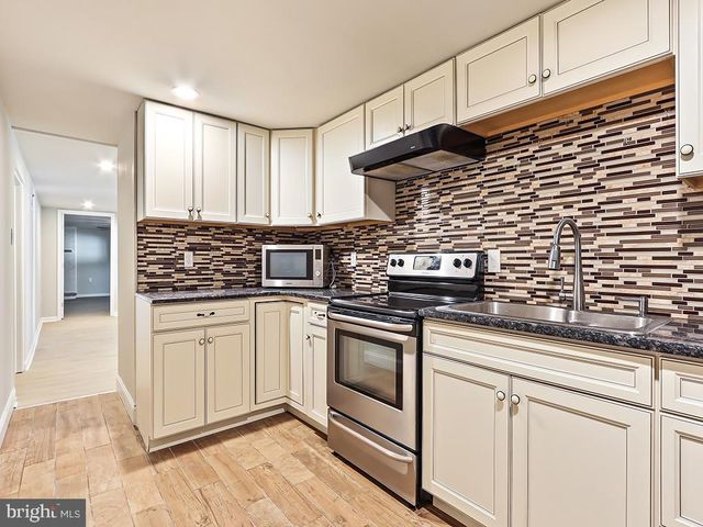 4400 YATES RD, Bensalem, PA 19020