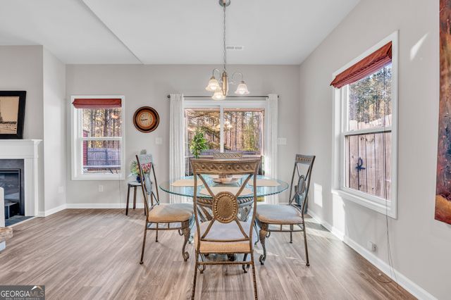 5 Hill Top Circle, Grantville, GA 30220
