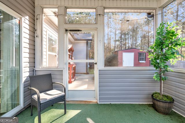 5 Hill Top Circle, Grantville, GA 30220