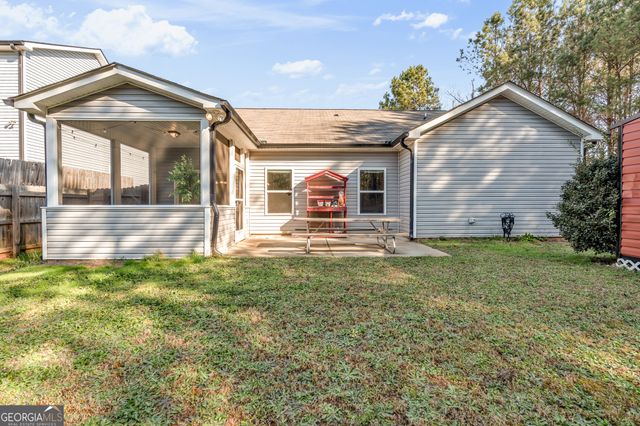 5 Hill Top Circle, Grantville, GA 30220