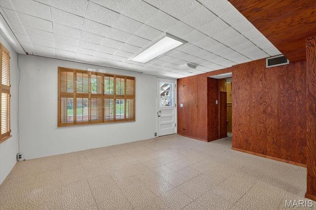 9909 Chantenay Drive, St Louis, MO 63123