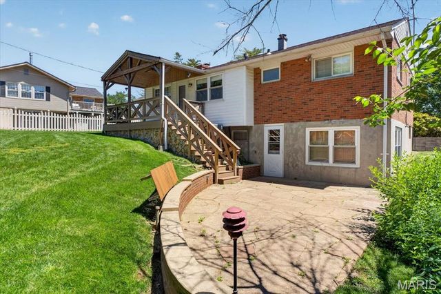 9909 Chantenay Drive, St Louis, MO 63123