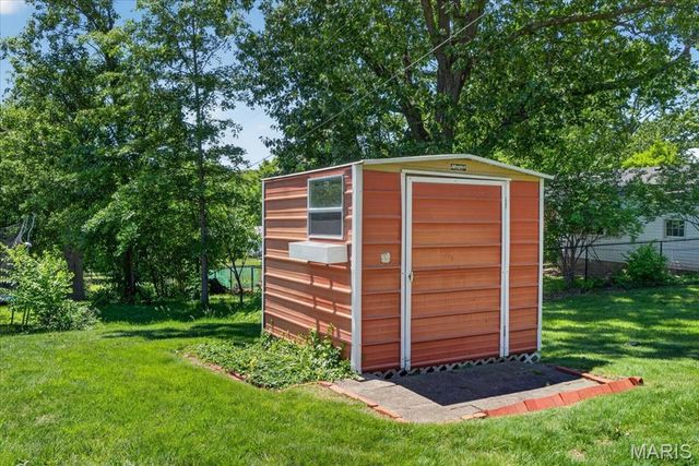 9909 Chantenay Drive, St Louis, MO 63123