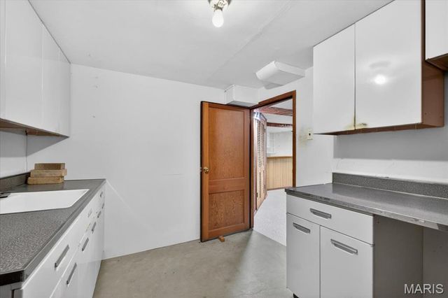 9909 Chantenay Drive, St Louis, MO 63123