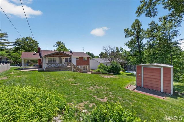 9909 Chantenay Drive, St Louis, MO 63123