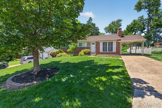 9909 Chantenay Drive, St Louis, MO 63123