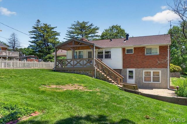 9909 Chantenay Drive, St Louis, MO 63123
