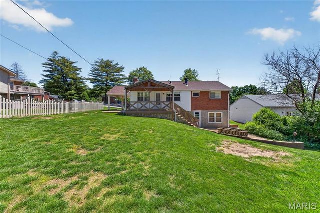 9909 Chantenay Drive, St Louis, MO 63123
