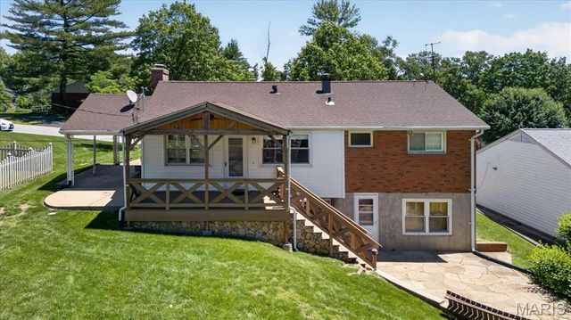 9909 Chantenay Drive, St Louis, MO 63123