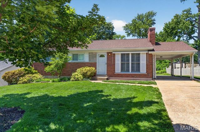 9909 Chantenay Drive, St Louis, MO 63123