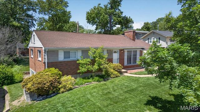 9909 Chantenay Drive, St Louis, MO 63123