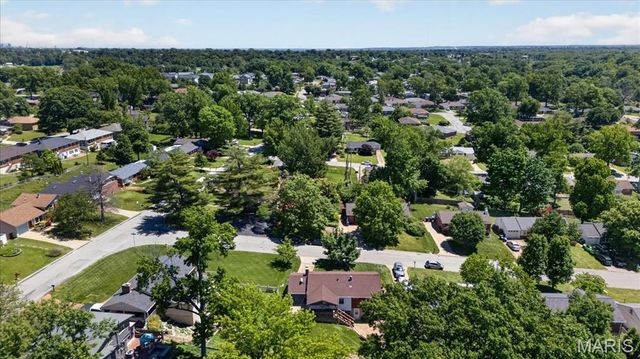 9909 Chantenay Drive, St Louis, MO 63123