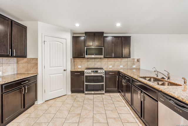 1803 Emerald Edge, San Antonio, TX 78245