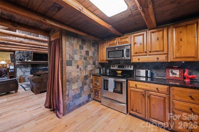 12 Victoria Rose Lane, Waynesville, NC 28785