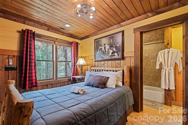 12 Victoria Rose Lane, Waynesville, NC 28785