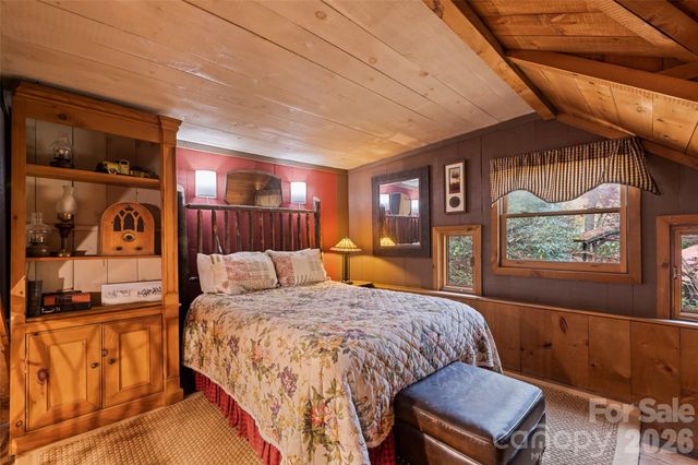 12 Victoria Rose Lane, Waynesville, NC 28785